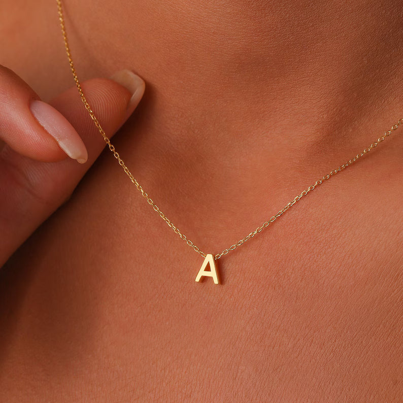 Letra Inicial en Oro de 18K